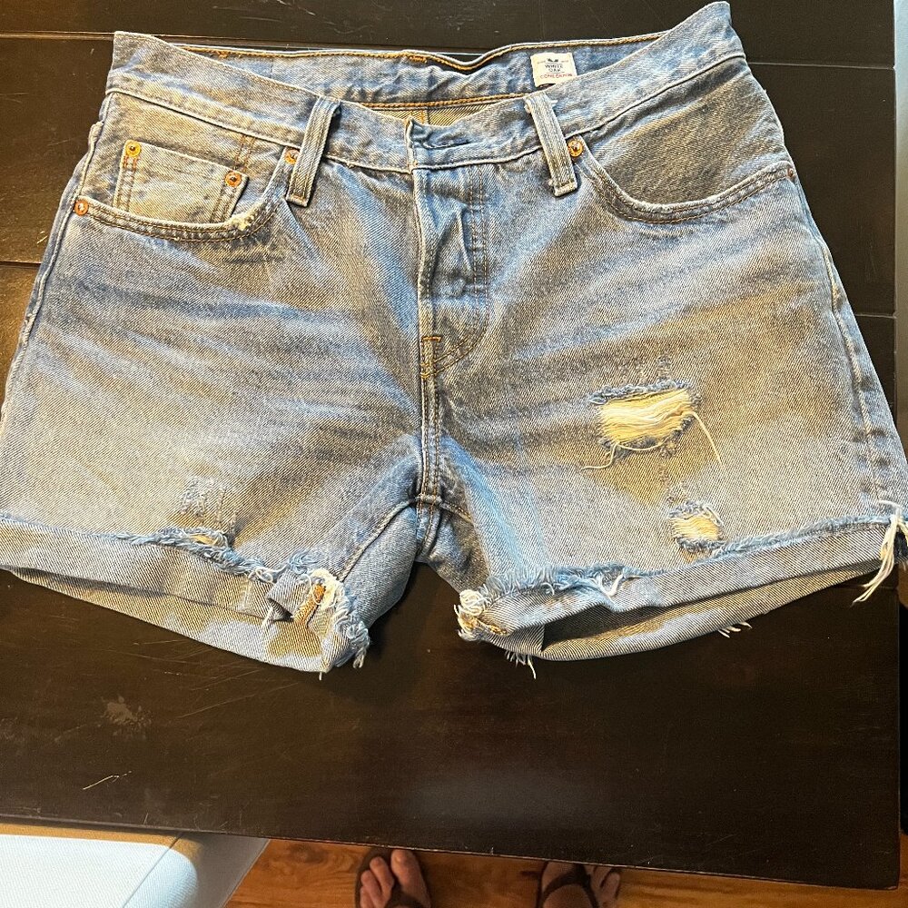 Levis 501 cut offs